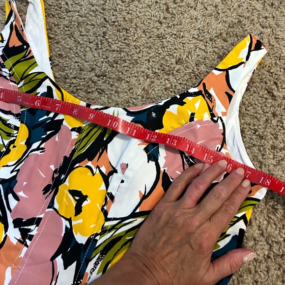 Super Cute Nine West Dress with Pockets! - Picture 7 of 11